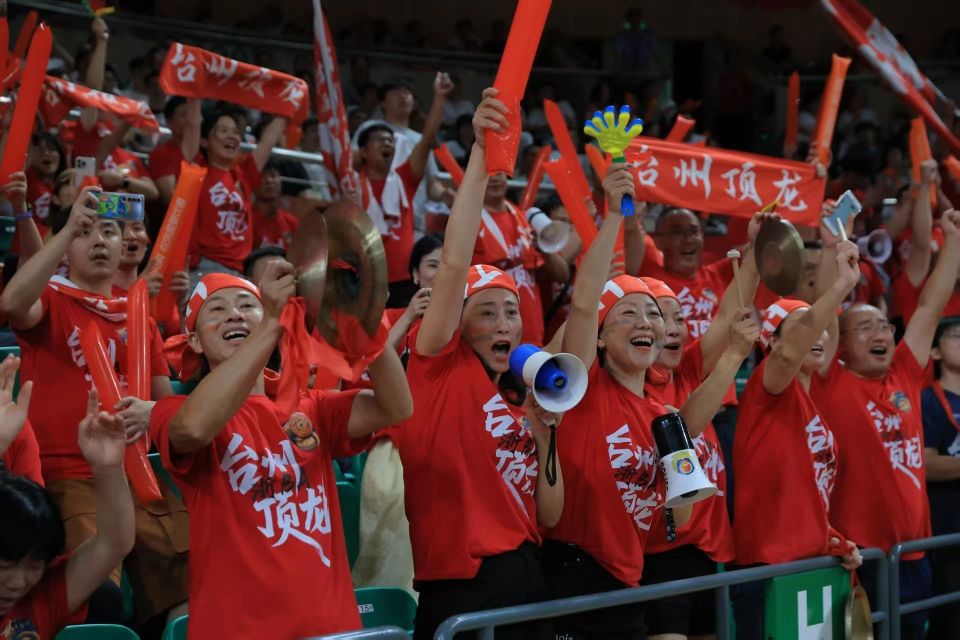 带领球队打, 比赛正式开, 进攻都无功 带领球队打, 比赛正式开, 进攻都无功