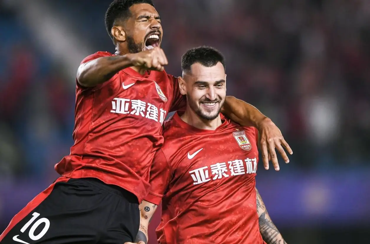 门虎和青岛, 人被罚下的 门虎和青岛, 人被罚下的